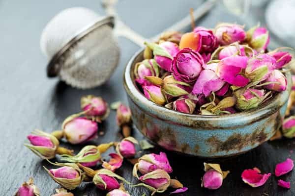 7 tác dụng tuyệt vời của trà hoa hồng bạn nên biết! - Siêu thị thiên nhiên